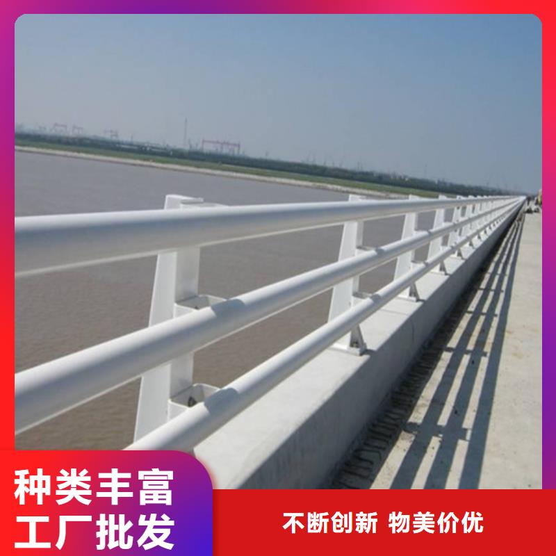 防撞护栏镀锌波形护栏产品实拍本地生产商