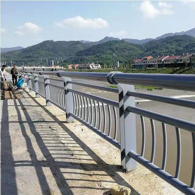 防撞灯光栏杆生产厂家{当地}制造商