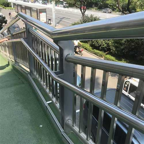 不锈钢桥梁栏杆报价分类和特点