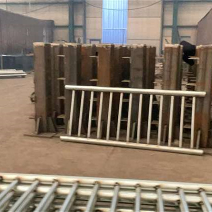 不锈钢复合管防撞护栏使用时长长来图加工定制