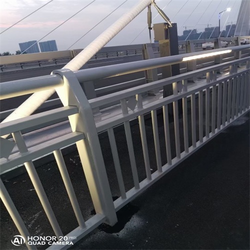 护栏天桥护栏栏杆性能稳定