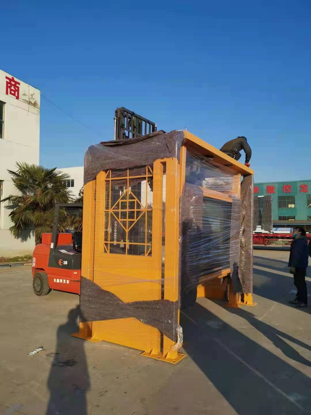 太阳能灯箱候车亭畅销全国本地供应商