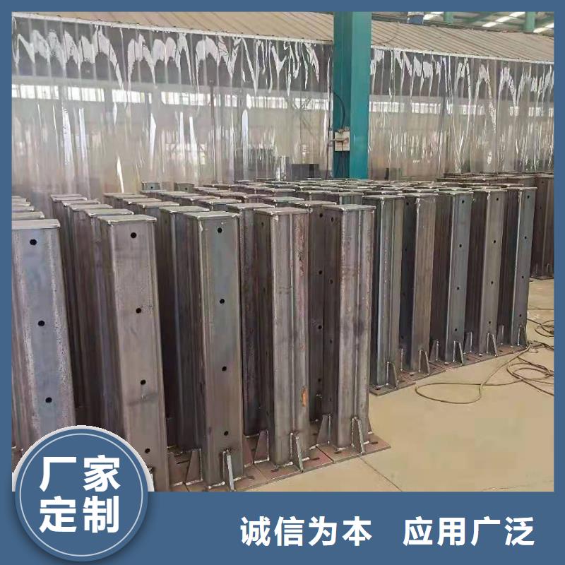 优选：钢背木护栏实力厂家信誉至上