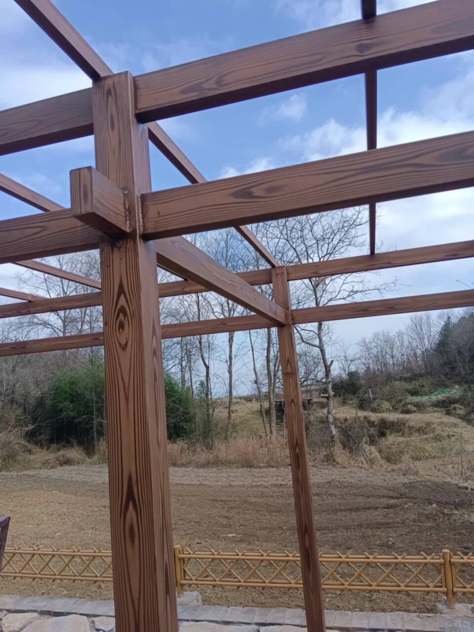 钢结构仿木纹漆，金属面木纹漆，镀锌管木纹漆全包施工价格