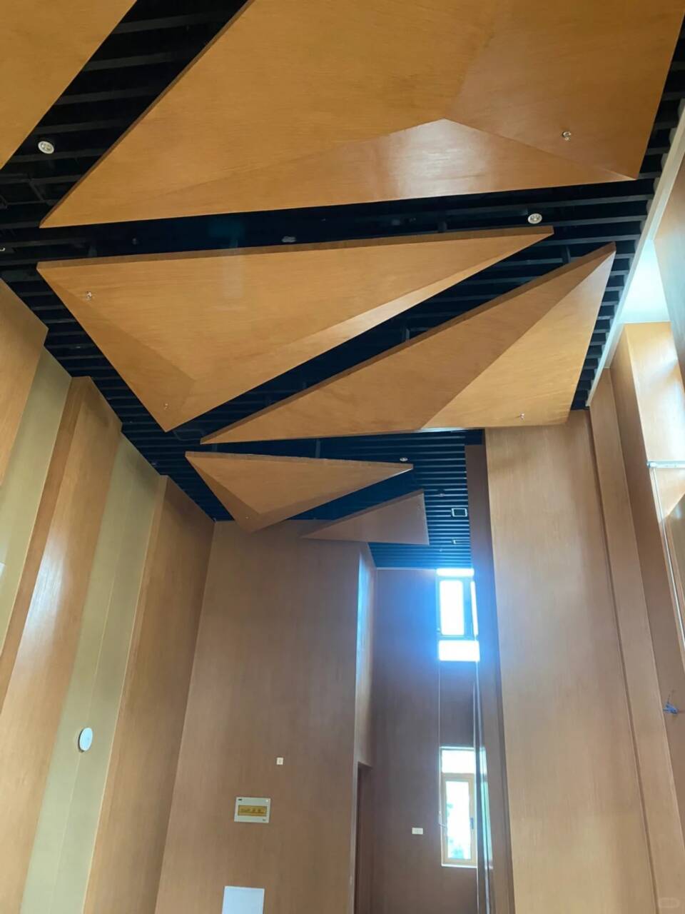 栈道护栏木纹漆全包施工价格