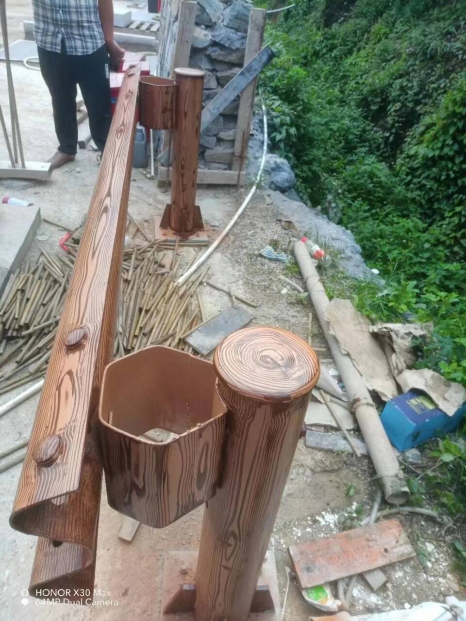 廊架长廊木纹漆，钢结构金属面木纹漆，仿木纹漆施工价格当地品牌