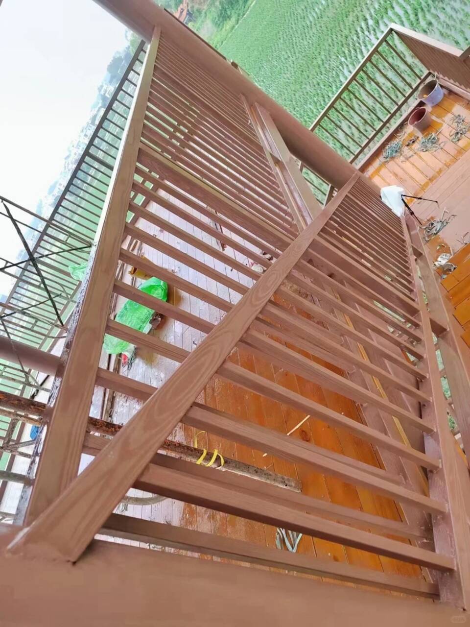 栈道护栏木纹漆施工价格源头工厂