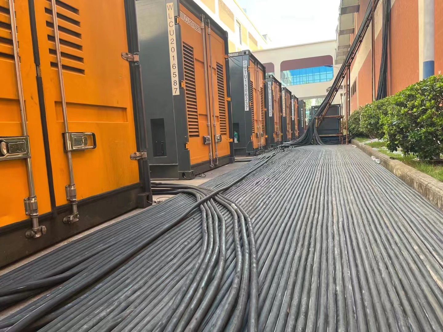 200KW发电机出租租赁400KW发电机电缆线出租UPS电源出租,租赁发电机电话专业服务质量保证