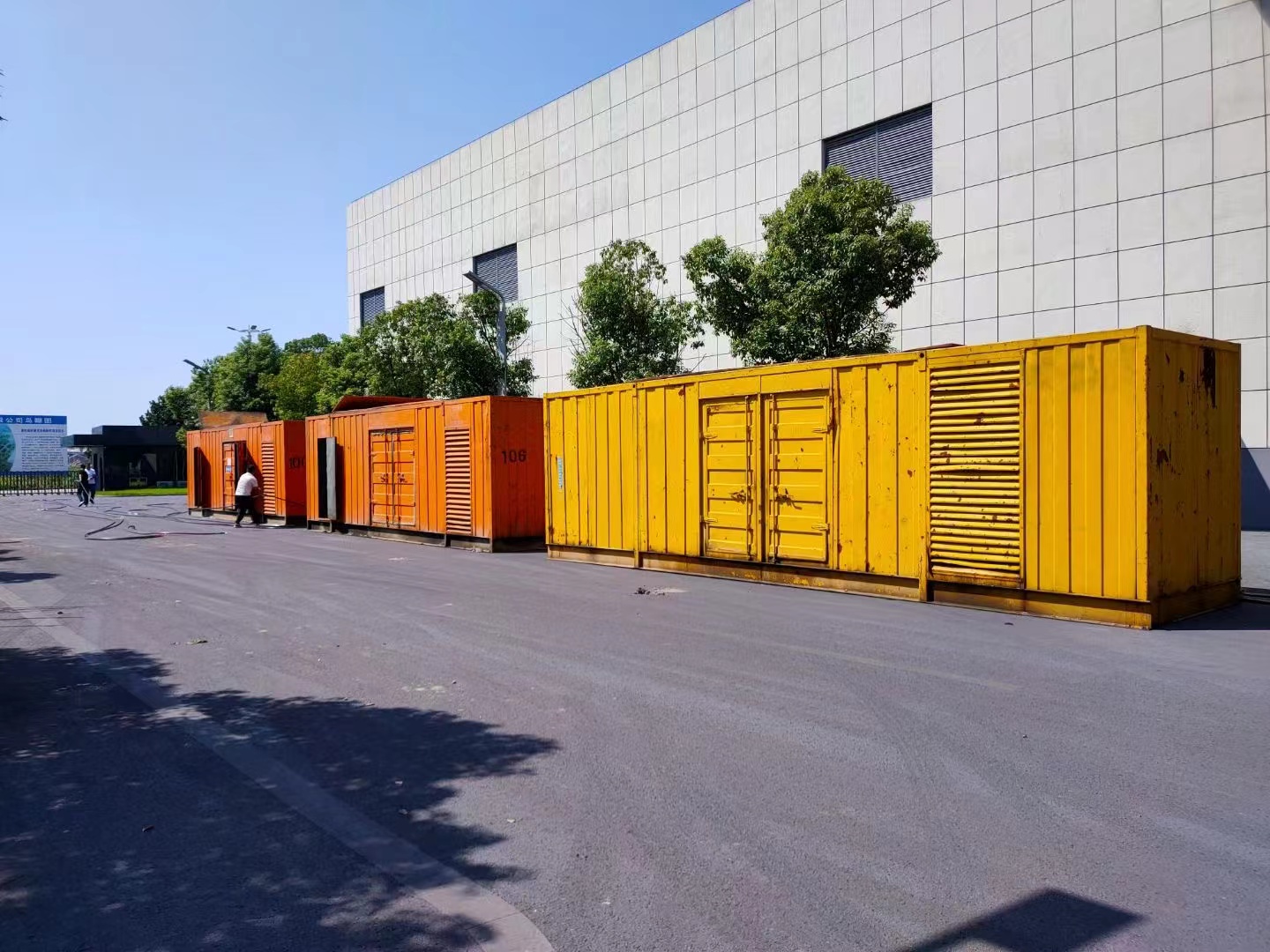 200KW发电机出租租赁400KW发电机电缆线出租UPS电源出租本地发电机出租公司资质齐全