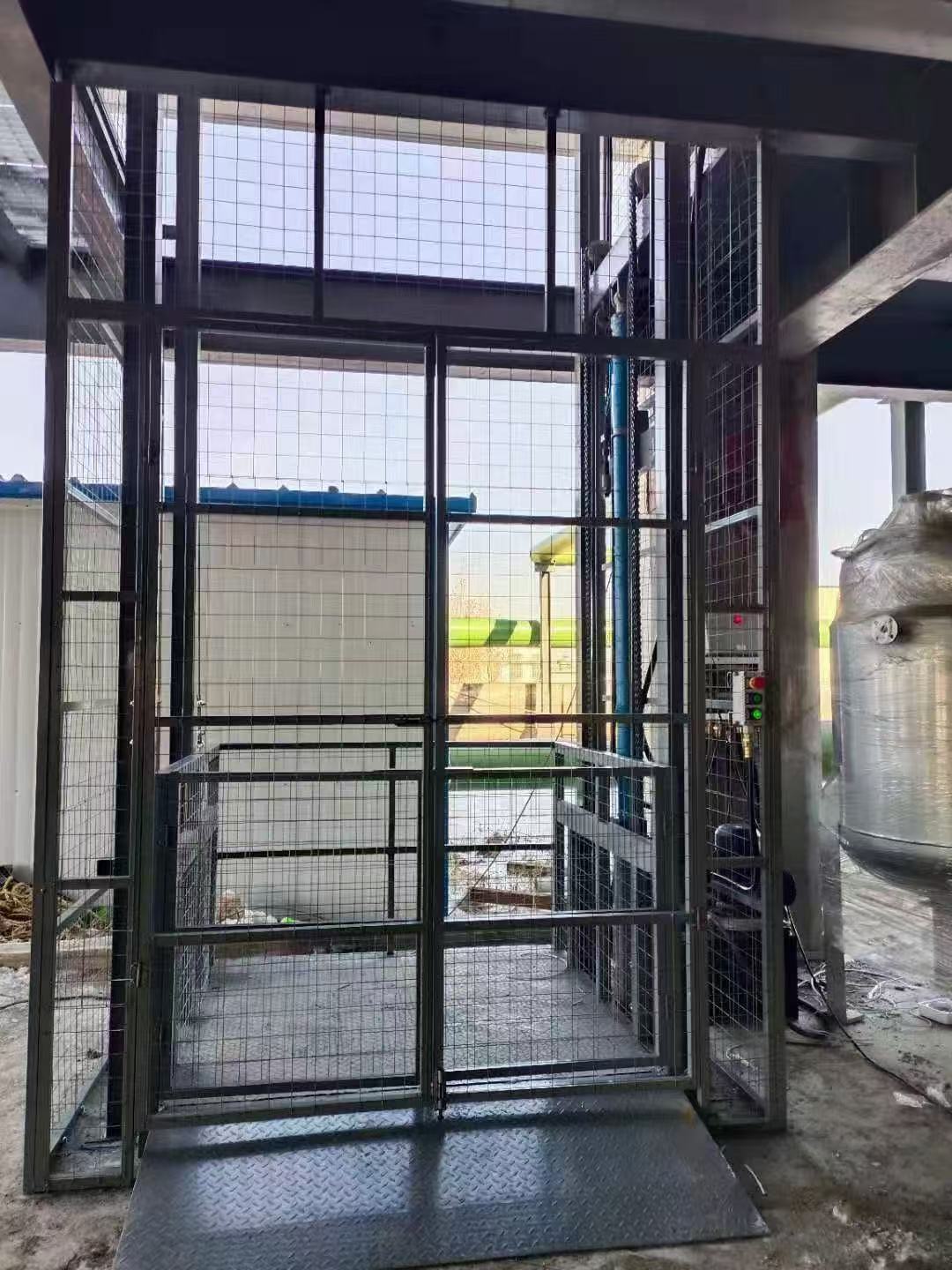 车间导轨式升降货梯公司大厂家实力看得见