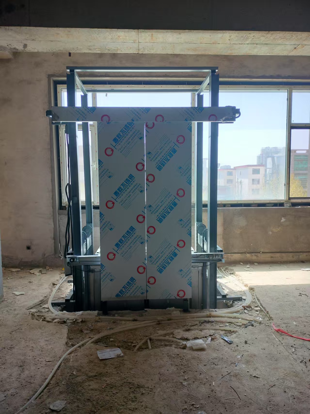 2吨导轨升降机价格匠心品质