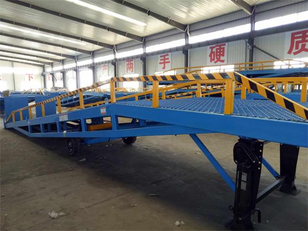 10吨移动式登车桥价格订制用心制作