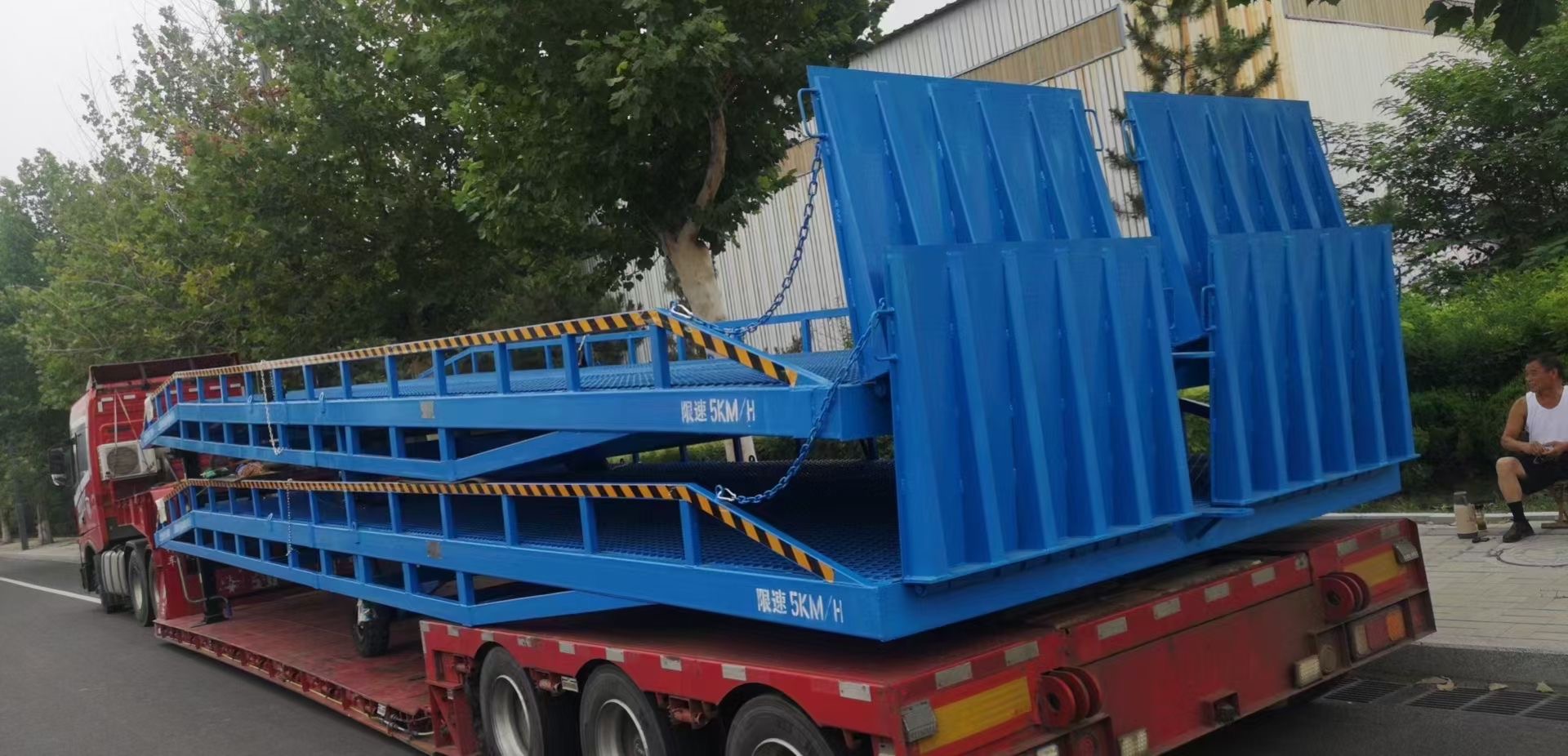 移动登车桥多少钱报价大量现货