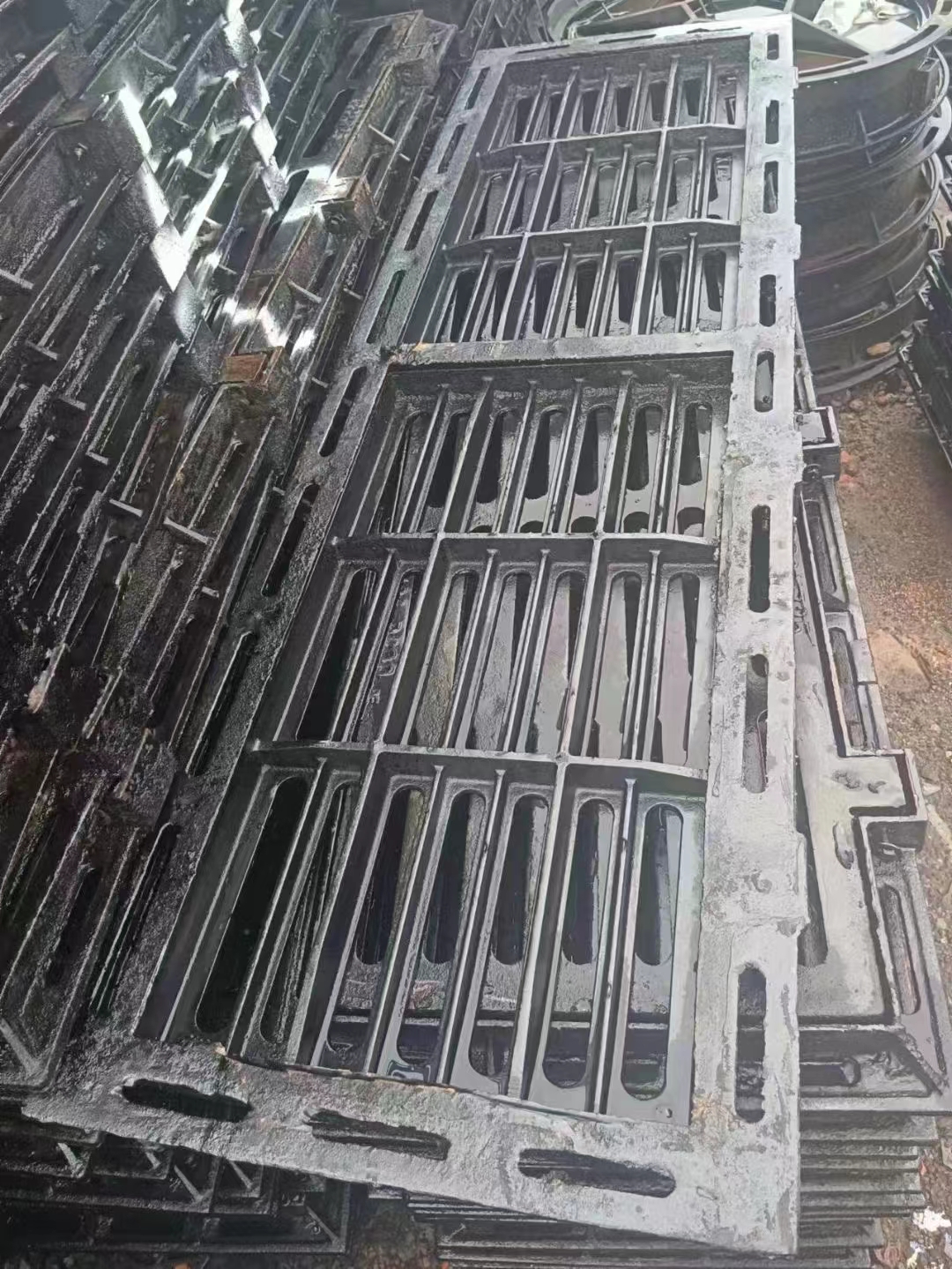 自治区整体式横截沟盖板源头工厂建通铸造厂家研发生产销售